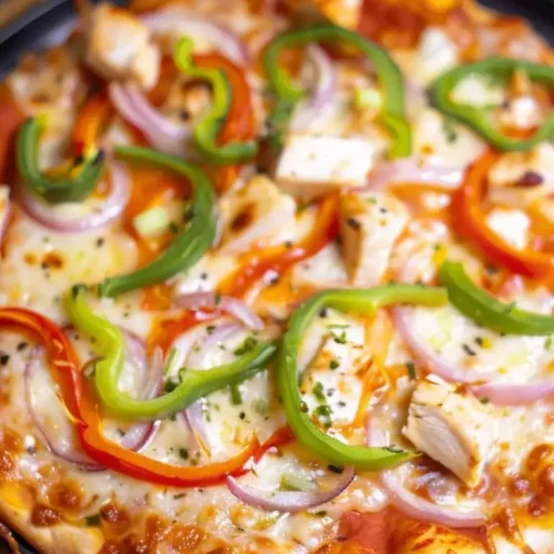 Restaurant-style chicken pizza at home